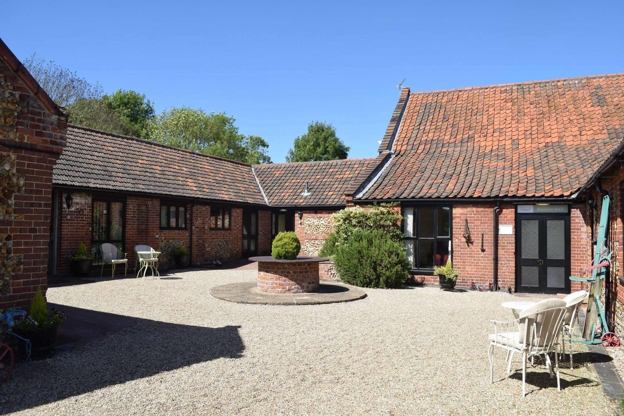Hotel At The Farmhouse Hunters Hall Dereham Exterior foto