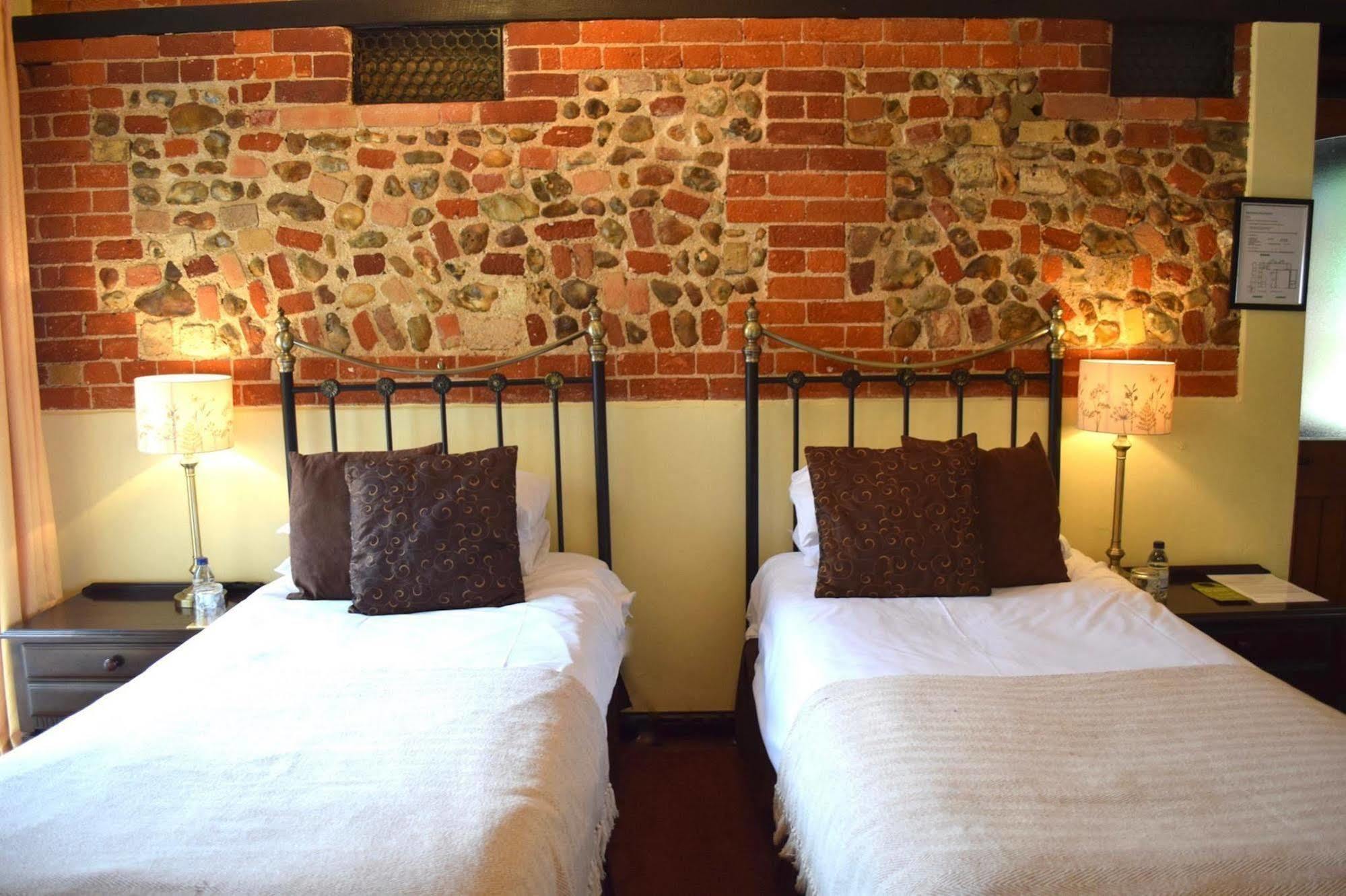 Hotel At The Farmhouse Hunters Hall Dereham Exterior foto